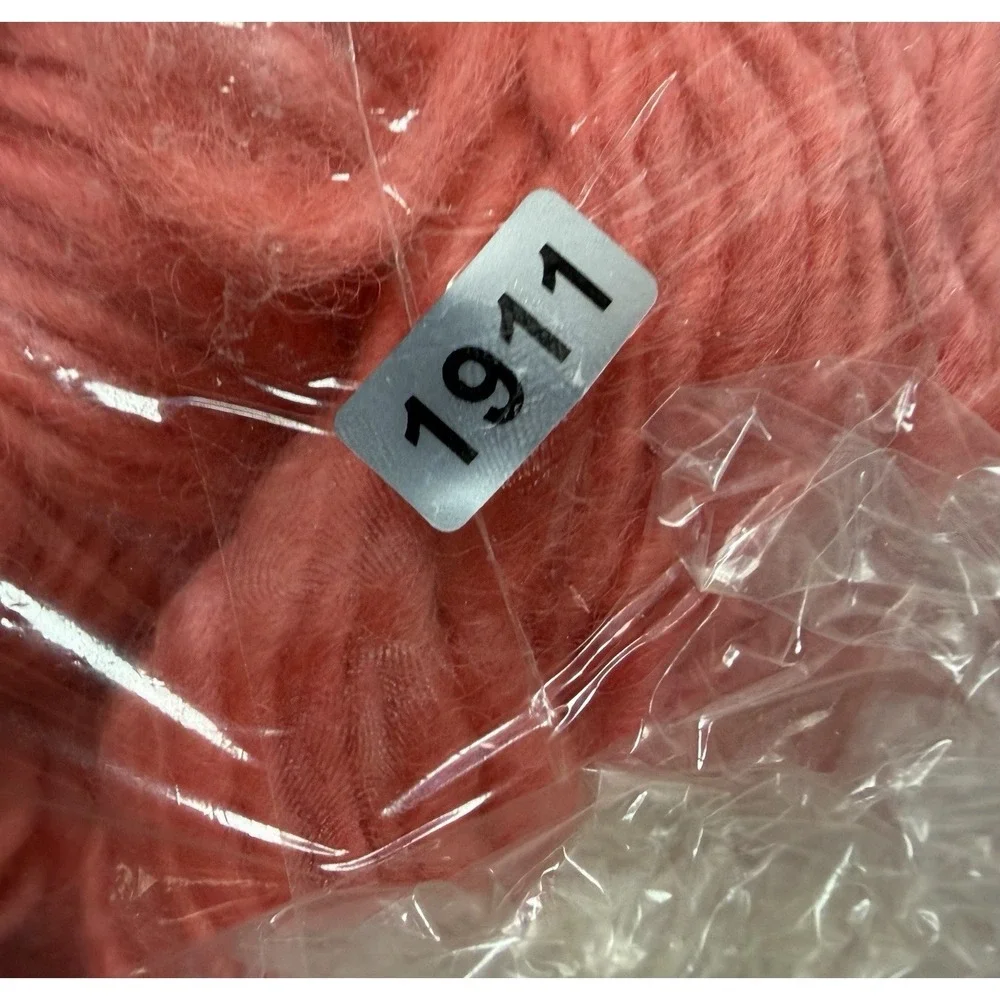 100% Romney Wool Yarn Lot Of 2 Hanks Peach‎ Brown 110yds 80g Each Pink Handspun